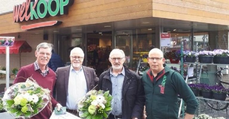 uitreiking_oorkonde_door_St__Manna_bij_Welkoop