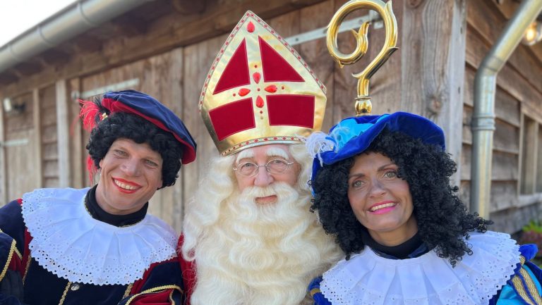 Sinterklaas en pieten Den Ham 2022 (002)