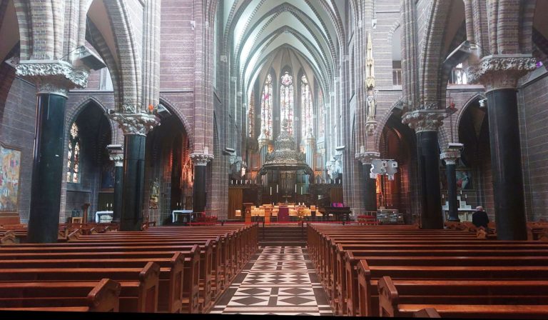 Interieur-Dominicanenkerk-res