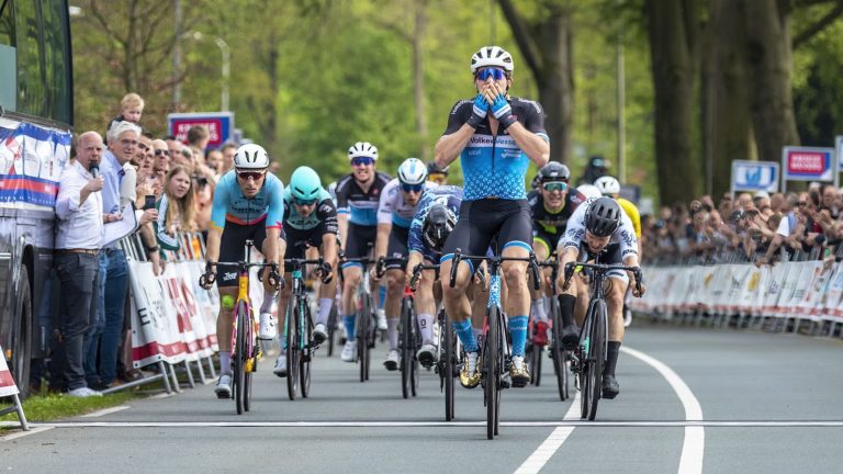 Vermeltfoort wint Ronde van Overijssel 2023 - fotograaf Herbert Huizer (002)